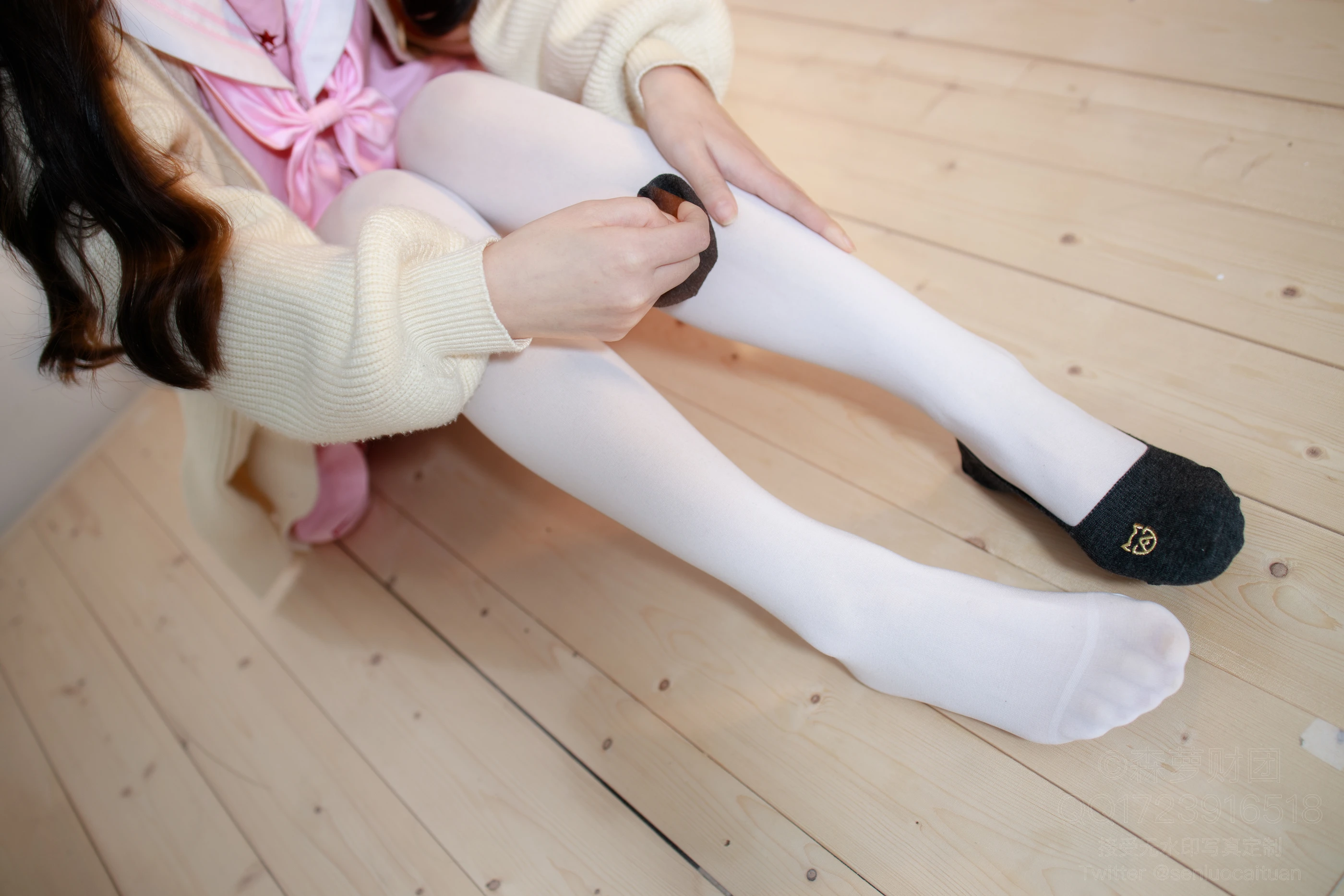 森萝财团 [X-059] 萝莉白丝80D [97P 1V]插图2